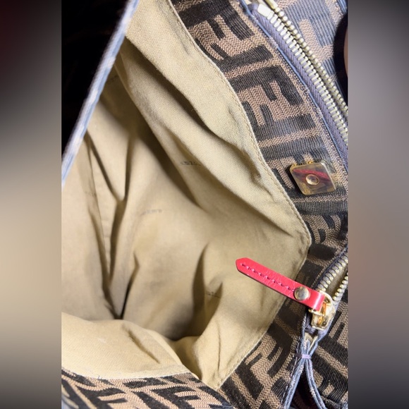 Fendi purse - Picture 17 of 17